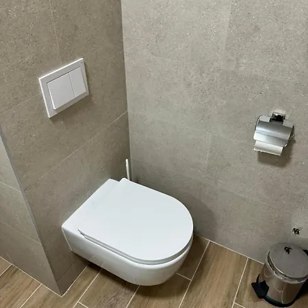 Apartman 241